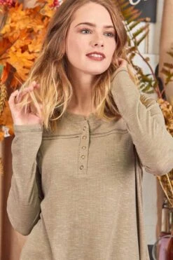 17 SLS {Hit The Ground Running} Ash Mocha Top W/Snaps PLUS SIZE 1X 2X 3X